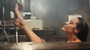 4 Alasan Sebaiknya Kamu Tak Melewatkan Mandi Pagi