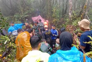 Tim Evakuasi Jalur Darat Sudah Tiba di Lokasi Rombongan Kapolda Jambi di Hutan Kerinci