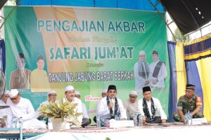 Bupati Tanjab Barat Hadiri Pengajian Akbar Safari Jumat Desa Tanah Tumbuh
