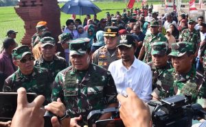 Panglima TNI Tinjau Karya Bakti TNI Skala Besar Madiun