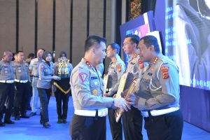 Angka Kecelakaan Terendah se-Indonesia, Ditlantas Polda Jambi Terima Penghargaan dari Kakorlantas Polri