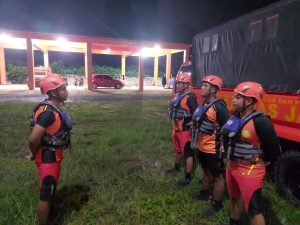 Santri Tenggelam Saat Mandi di Sungai Batang Merangin, Tim POS SAR Bungo Lakukan Pencarian