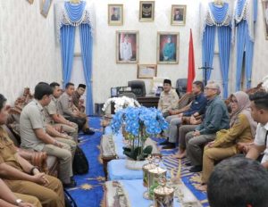 Suarakan Kecemasan Warga Desa Paritlapis, Bupati Tanjab Barat Rapat Mediasi dengan Jadestone Energy Lemang Pte Ltd