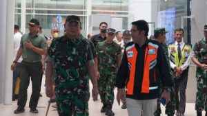 Tinjau Arus Mudik di Bandara, Danrem 042/Gapu Ingatkan Petugas Tetap Patuhi SOP