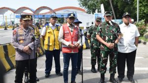 Pangdam II/Swj Dampingi Panglima TNI Dan Kapolri Tinjau Arus Mudik Di Bakauheni