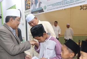 Bupati Tanjab Barat Laksanakan Kunjungan Safari Ramadan ke Masjid Raudhatul Muttaqin Desa Pembengis