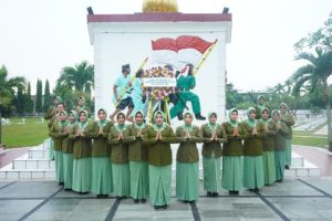 Sambut HUT Ke 77, Persit KCK Koorcab Rem 042 Gelar Ziarah Rombongan Di TMP Satria Bhakti