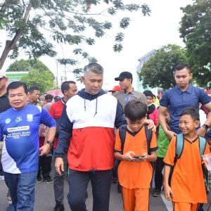 Wali Kota Jambi Ikuti Jalan Santai Puncak Hardiknas 2023