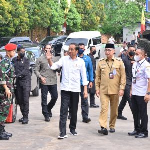 Wali kota Jambi Dampingi Presiden Jokowi Saat Berkunjung ke Pasar Talang Banjar