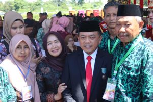 Berhasil di Bidang Petanian dan Perkebunan, Gubernur Jambi Terima Penghargaan Satyalancana Wira Karya