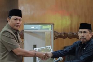 Wakil Bupati Tanjab Barat Hadiri Rapat Paripurna APBD Tahun Anggaran 2022