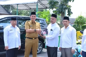 Kemenag Batang Hari Dapat Kendaraan Dinas, Diserahkan Langsung Oleh Fadhil Arief