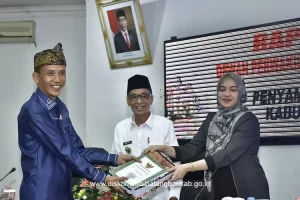 Sekda Batanghari Hadiri Rapat Paripurna Tentang Nota Pengantar LKPD TA 2022