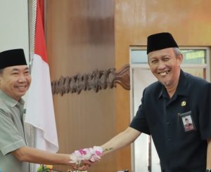 Sekda Tanjab Barat Hadiri Rapat Paripurna