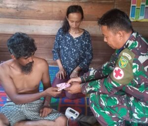 Tim Kesehatan TMMD Ke-117 Kodim 0416 Sambangi Rumah Warga Door to Door