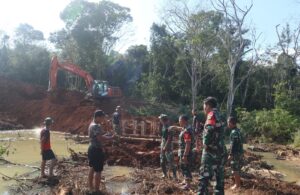 Dansatgas TMMD 117 Kodim Bute Tinjau Lokasi Pembukaan Jalan Baru