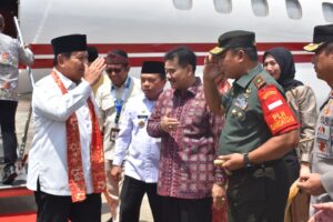 Danrem 042/Gapu Bersama Forkopimda Sambut Kedatangan Menteri Pertahanan RI Ke Jambi