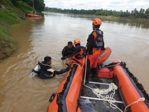 Upaya Temukan Bocah 4 Tahun di Desa Teluk Leban, Tim SAR Gabungan Terjunkan Penyelam