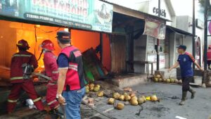 Setelah 6 Tempat Usaha di Kawasan Sipin, Inilah Catatan Damkar Rentang Januari-Juni 2023 di Kota Jambi