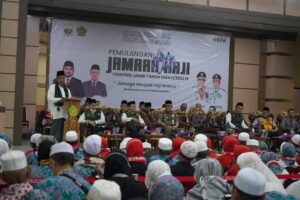 Sani Sambut Kepulangan 372 Jemaah Haji Jambi Kloter Pertama