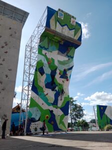 Terjun Dari Ketinggian 15 Meter, Panjat Tebing Akan Beraksi di Malam Puncak Festival Gong Sitimang
