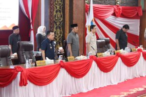 Al Haris Beri Penjelasan 2 Ranperda Pemprov Jambi