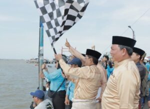 Bupati Buka Secara Resmi Lomba Balap Pompong Pada Festival Pengabuan Tanjab Barat 2023