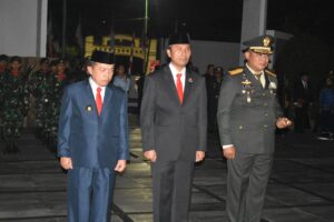 Danrem 042/Gapu Ikuti Apel Kehormatan dan Renungan Suci di TMP Satria Bhakti