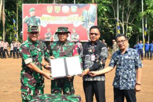 Kasrem 042/Gapu Tutup TMMD 117 di Desa Talang Silungko