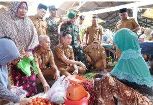 PJ.Bupati Muarojambi Inspeksi Mendadak Di Pasar Senin Desa Muhajirin, Jelang Idul Fitri 1444 H