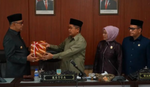 DPRD Kota Jambi Paripurna Pandangan Umum Fraksi-fraksi Terhadap Nota Pengantar Ranperda APBD-P 2023