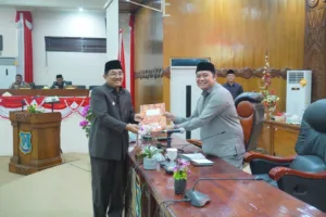 Bupati Hadiri Paripurna Keempat DPRD Pengambilan Keputusan Terhadap Ranperda Perubahan APBD Tanjab Barat Ta 2023