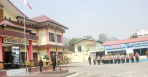 Dansat Brimob Polda Jambi Pimpin Apel Operasi Mantap Brata 2023-2024 di Mapolres Kerinci