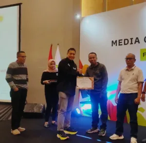 Peringkat Pertama Dari 10 Media, Jambidaily.com Terima Penghargaan Dari SKK Migas