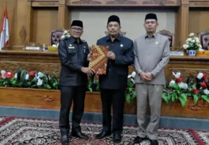 DPRD Muarojambi Gelar Rapurna Terkait Agenda Penyampaian Jawaban Secara resmi Ranperda Inisiatif