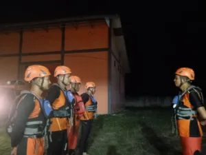 Seoarang Bocah 12 Tahun Dikabarkan Terbawa Arus Saat Berenang di Sungai Batang Merangin