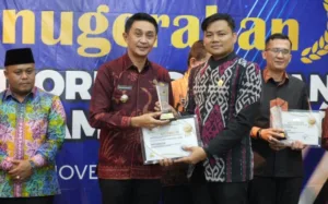 Pemkab Muaro Jambi Terima Penghargaan Keterbukaan Informasi Badan Publik Tahun 2023