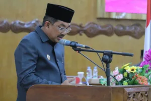 Anwar Sadat Hadiri Paripurna Keempat DPRD Pendapat Akhir Bupati Tanjab Barat Terhadap Raperda