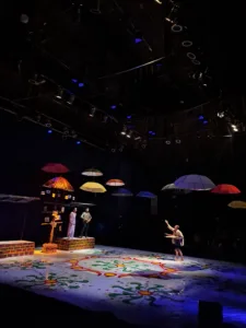 Payung Terakhir: Politik dan Kritik