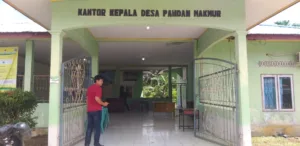 Miris!!! Bak Kandang Kambing, Kantor Desa Pandan Makmur Kosong di Jam Kerja