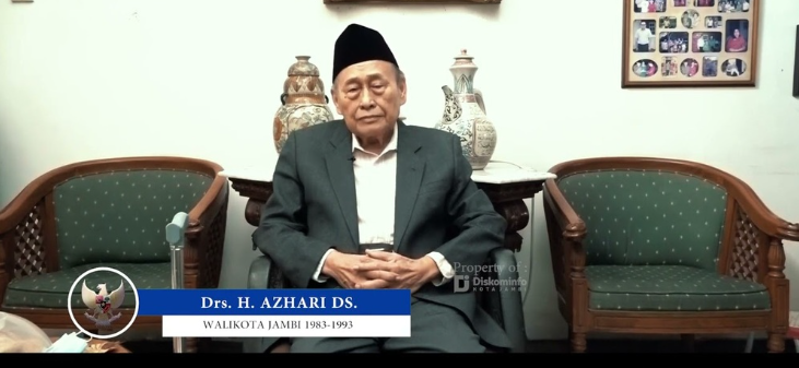 Dr H Azhari DS