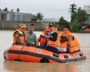 Gubernur Jambi dan Wako Sungaipenuh Pantau Titik Banjir