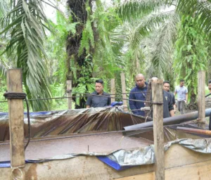 Ditreskrimsus Polda Jambi Amankan 3 Orang Penambang Minyak Ilegal