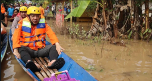 Aksi Kemanusiaan, Pj Bupati Merangin Buka Posko Donasi dan Dapur Umum untuk Warga Terdampak Banjir