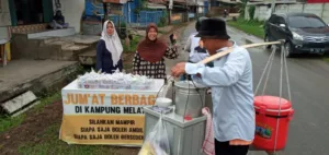 “Jum’at Berbagi di Kampung Melati”, Menjaga Tradisi Ala Mbak Fitri