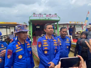 Ditpolairud Polda Jambi Lepas 20.000 Bibit Ikan dan Aksi Bersih Danau Sipin