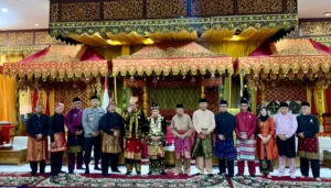 Edi Purwanto Hadiri Penganugerahan Anggota Kehormatan Adat Melayu Jambi Pada Ahmadi Noor Supit