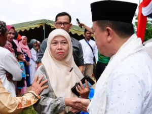Gubernur Jambi Hadiahi Dua Orang Jemaah IMKK Umroh Gratis