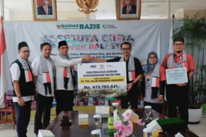JNE Terima Penghargaan Sebagai Tokoh Pemberdayaan dan Kolaborasi Palestina di Ajang Public Expose Rumah Zakat 2024