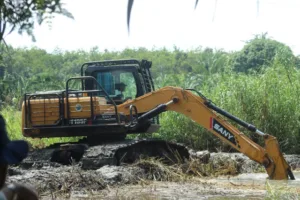 OPLA di OKI Banjir, Kodam II/Swj Alihkan Excavator Ke Bandar Jaya